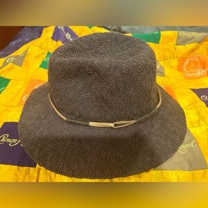 Brown women’s hat NWT